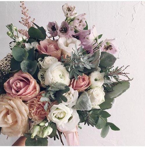 Леди флер цветы. Букеты для строгих мероприятий. 22 цветов. Букеты премиум класса. 22 цветов.